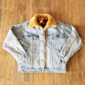 SOLD OUT Levi's Kara Sherpa Denim Trucker Jacket